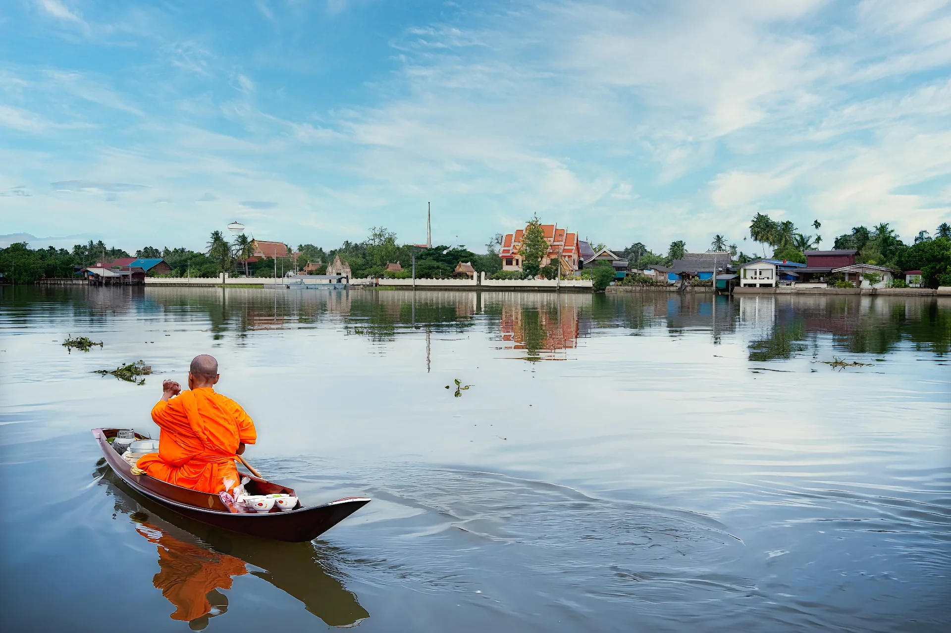 Riverside atmosphere at Baantip Resort